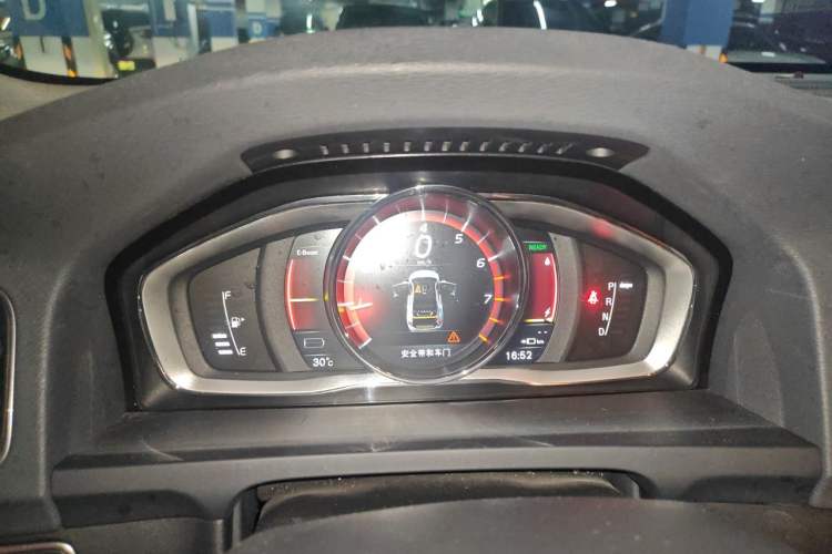 Used Volvo S60 New Energy 2015 S60L E-Drive Hybrid T6 Smart Drive Edition Instrument Cluster