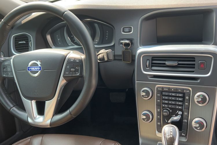 Used Volvo S60 New Energy 2015 S60L E-Drive Hybrid T6 Smart Drive Edition Interior 5