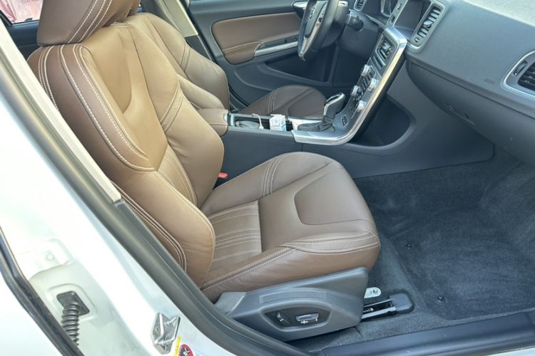 Used Volvo S60 New Energy 2015 S60L E-Drive Hybrid T6 Smart Drive Edition Interior 7