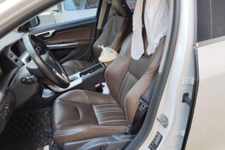 Used Volvo S60 New Energy 2015 S60L E-Drive Hybrid T6 Smart Drive Edition Left Front Seat
