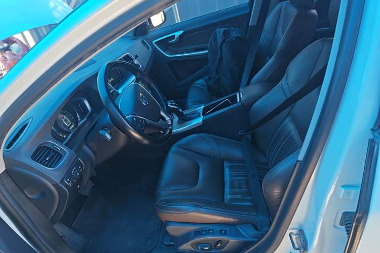 Used Volvo S60 New Energy 2015 S60L E-Drive Hybrid T6 Smart Edition Left Front Seat