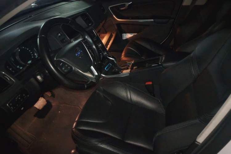 Used Volvo S60 New Energy 2015 S60L E-Drive Hybrid T6 Smart Drive Edition Left Front Seat