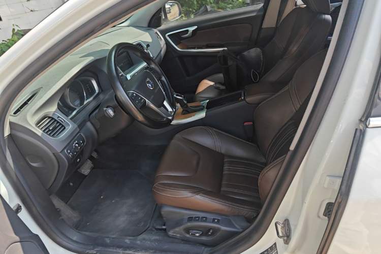 Used Volvo S60 New Energy 2015 S60L E-Drive Hybrid T6 Smart Edition Left Front Seat