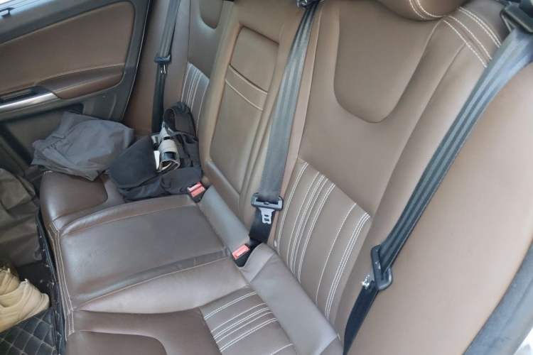 Used Volvo S60 New Energy 2015 S60L E-Drive Hybrid T6 Smart Drive Edition Left Rear Seat