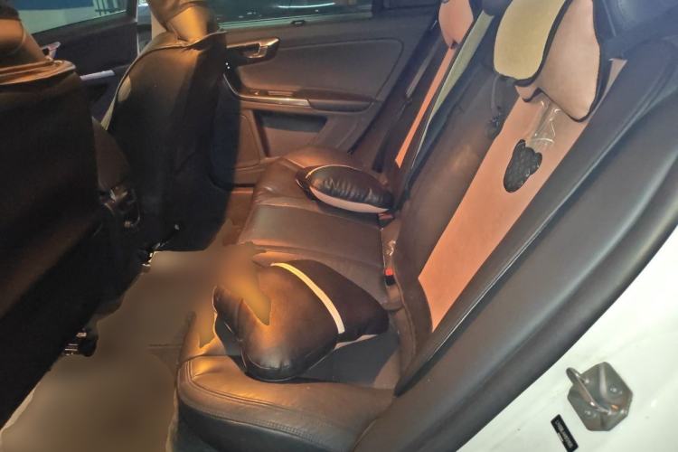 Used Volvo S60 New Energy 2015 S60L E-Drive Hybrid T6 Smart Drive Edition Left Rear Seat