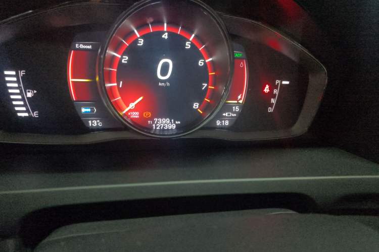 Used Volvo S60 New Energy 2015 S60L E-Drive Hybrid T6 Smart Drive Edition Odometer Close Up