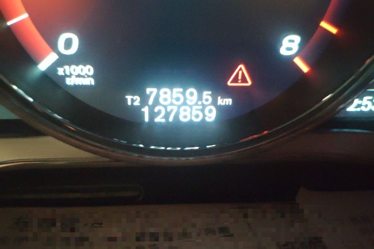 Used Volvo S60 New Energy 2015 S60L E-Drive Hybrid T6 Smart Drive Edition Odometer Close Up