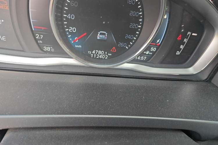 Used Volvo S60 New Energy 2015 S60L E-Drive Hybrid T6 Smart Edition Odometer Close Up