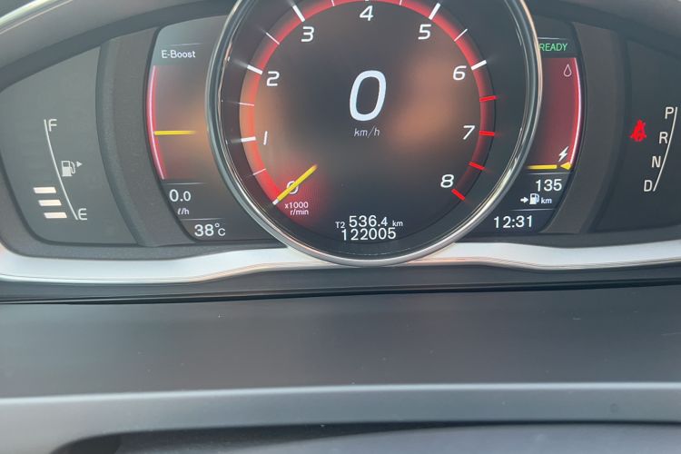 Used Volvo S60 New Energy 2015 S60L E-Drive Hybrid T6 Smart Drive Edition Odometer Close Up
