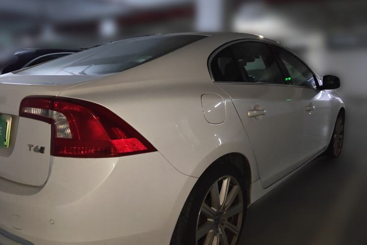 Used Volvo S60 New Energy 2015 S60L E-Drive Hybrid T6 Smart Drive Edition Rear Right 45 Deg