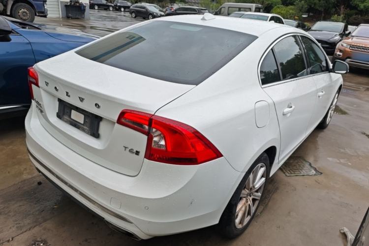 Used Volvo S60 New Energy 2015 S60L E-Drive Hybrid T6 Smart Drive Edition Rear Right 45 Deg