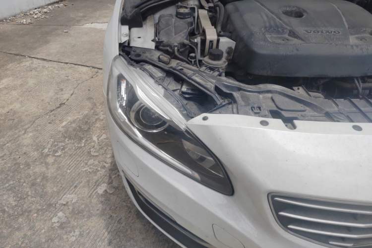 Used Volvo S60 New Energy 2015 S60L E-Drive Hybrid T6 Smart Drive Edition Right Front Headlight