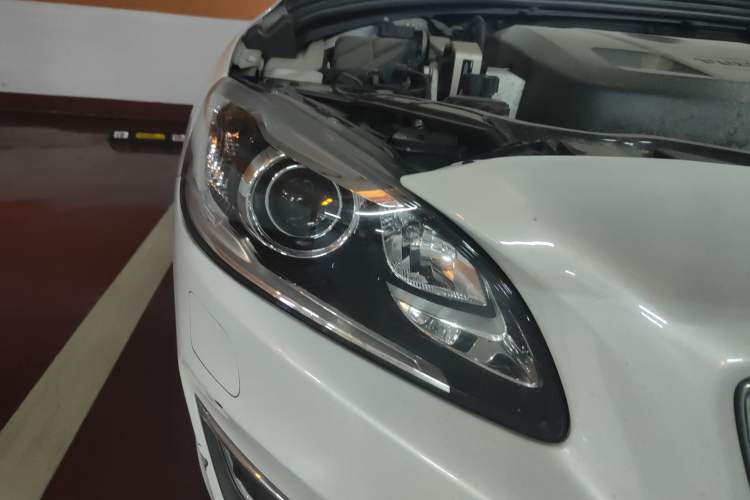 Used Volvo S60 New Energy 2015 S60L E-Drive Hybrid T6 Smart Drive Edition Right Front Headlight