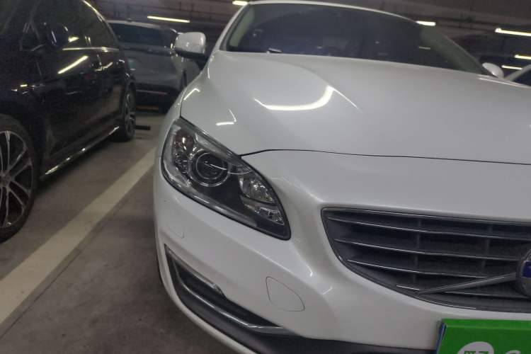 Used Volvo S60 New Energy 2015 S60L E-Drive Hybrid T6 Smart Drive Edition Right Front Headlight