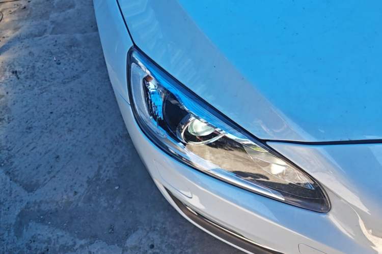 Used Volvo S60 New Energy 2015 S60L E-Drive Hybrid T6 Smart Edition Right Front Headlight