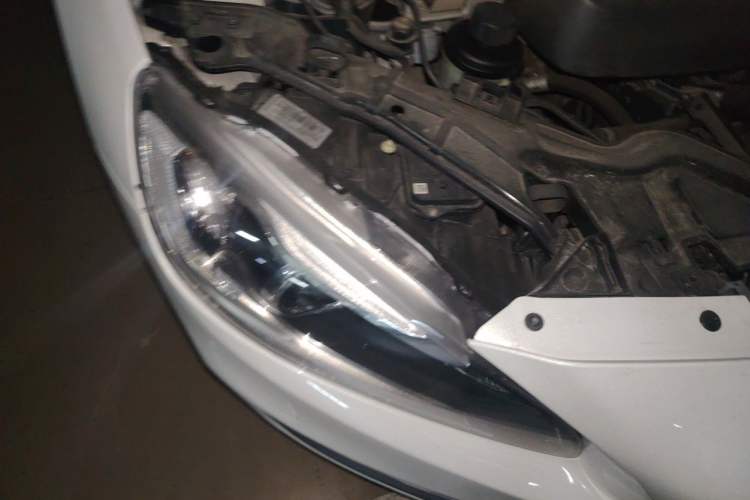 Used Volvo S60 New Energy 2015 S60L E-Drive Hybrid T6 Smart Drive Edition Right Front Headlight