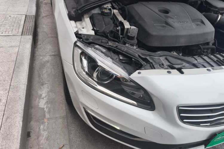 Used Volvo S60 New Energy 2015 S60L E-Drive Hybrid T6 Smart Drive Edition Right Front Headlight