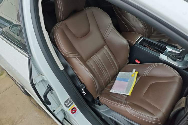 Used Volvo S60 New Energy 2015 S60L E-Drive Hybrid T6 Smart Drive Edition Right Front Seat