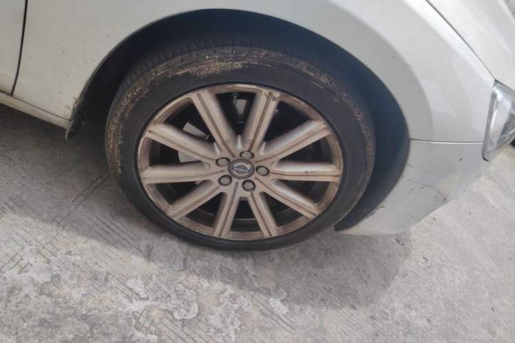 Used Volvo S60 New Energy 2015 S60L E-Drive Hybrid T6 Smart Drive Edition Right Front Wheel Hub