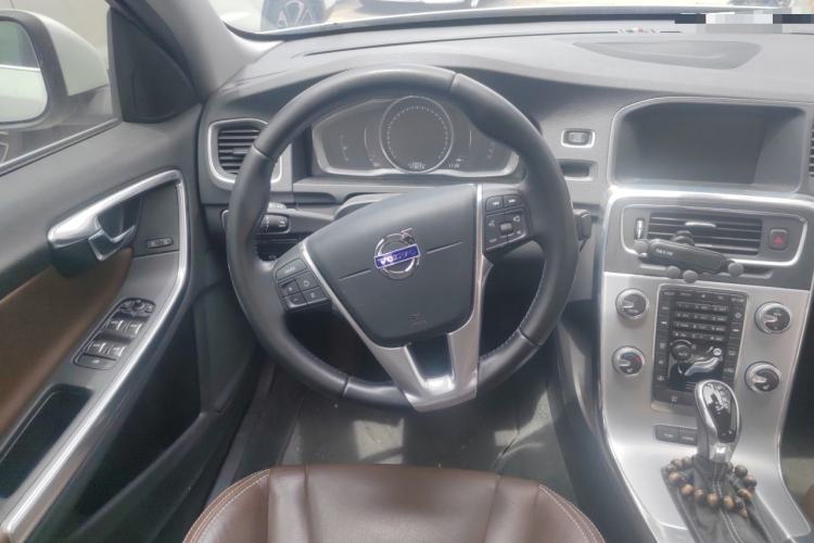 Used Volvo S60 New Energy 2015 S60L E-Drive Hybrid T6 Smart Drive Edition Steering Wheel