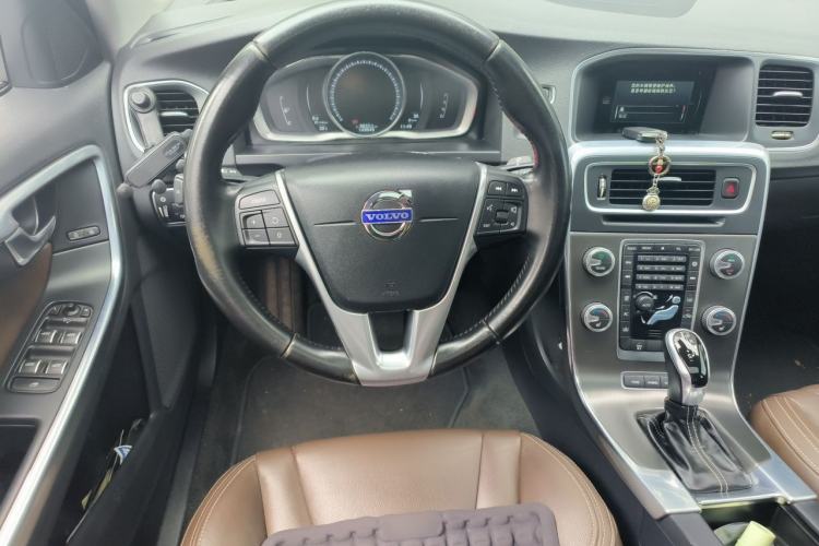 Used Volvo S60 New Energy 2015 S60L E-Drive Hybrid T6 Smart Drive Edition Steering Wheel