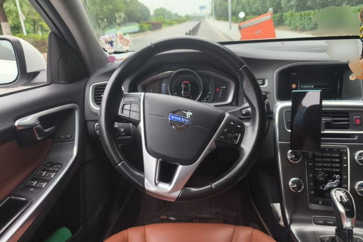 Used Volvo S60 New Energy 2015 S60L E-Drive Hybrid T6 Smart Drive Edition Steering Wheel