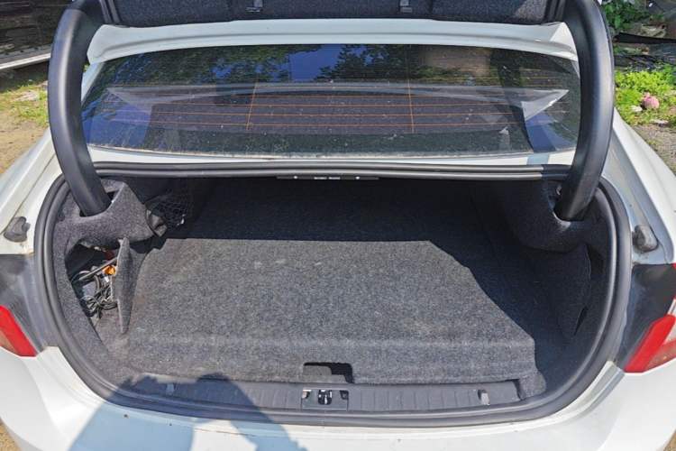 Used Volvo S60 New Energy 2015 S60L E-Drive Hybrid T6 Smart Edition Trunk