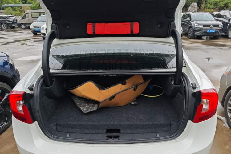 Used Volvo S60 New Energy 2015 S60L E-Drive Hybrid T6 Smart Drive Edition Trunk