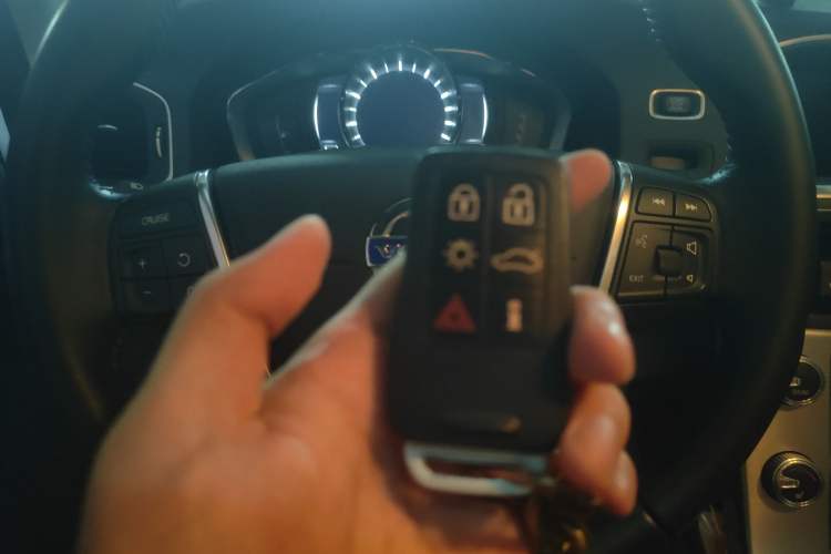 Used Volvo S60 New Energy 2015 S60L E-Drive Hybrid T6 Smart Drive Edition Vehicle Key