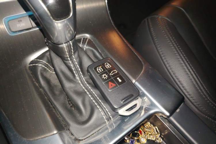 Used Volvo S60 New Energy 2015 S60L E-Drive Hybrid T6 Smart Drive Edition Vehicle Key