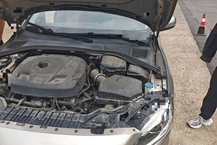 Used Volvo S60 New Energy 2015 S60L E-Drive Hybrid T6 Smart Drive Edition Engine Bay Left