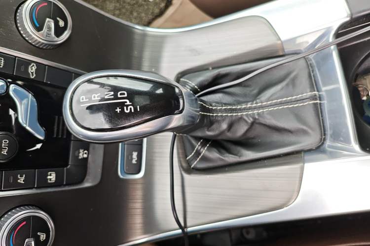 Used Volvo S60 New Energy 2015 S60L E-Drive Hybrid T6 Smart Drive Edition Gear Lever