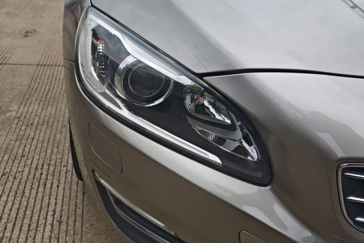Used Volvo S60 New Energy 2015 S60L E-Drive Hybrid T6 Smart Drive Edition Right Front Headlight