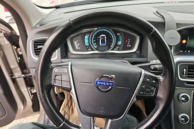 Used Volvo S60 New Energy 2015 S60L E-Drive Hybrid T6 Smart Drive Edition Steering Wheel