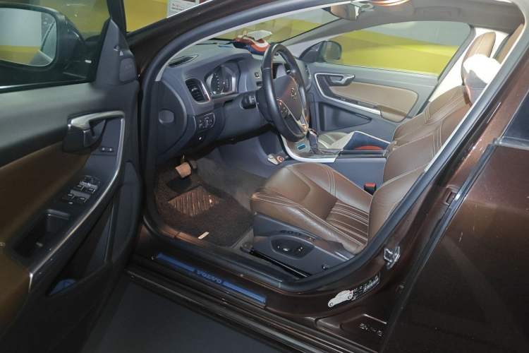 Used Volvo S60 New Energy 2018 S60L E-Drive Hybrid T6 Progressive Edition Driver Seat