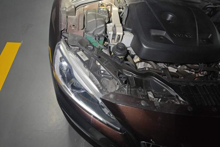 Used Volvo S60 New Energy 2018 S60L E-Drive Hybrid T6 Progressive Edition Engine Bay Right