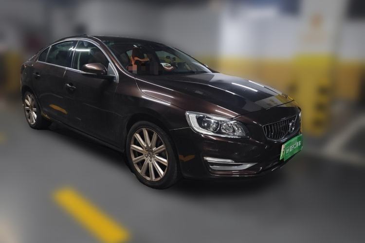 Used Volvo S60 New Energy 2018 S60L E-Drive Hybrid T6 Progressive Edition Front Right 45 Deg