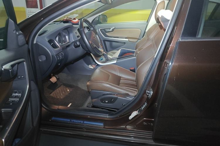 Used Volvo S60 New Energy 2018 S60L E-Drive Hybrid T6 Progressive Edition Left Front Seat