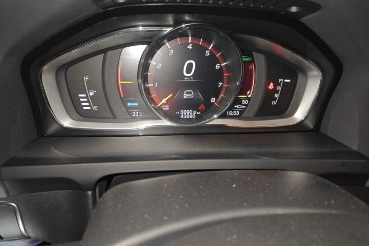 Used Volvo S60 New Energy 2018 S60L E-Drive Hybrid T6 Progressive Edition Odometer Close Up