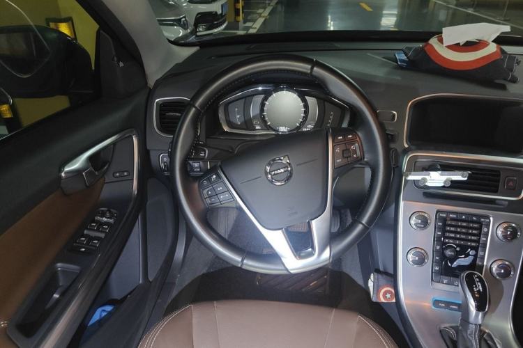 Used Volvo S60 New Energy 2018 S60L E-Drive Hybrid T6 Progressive Edition Steering Wheel