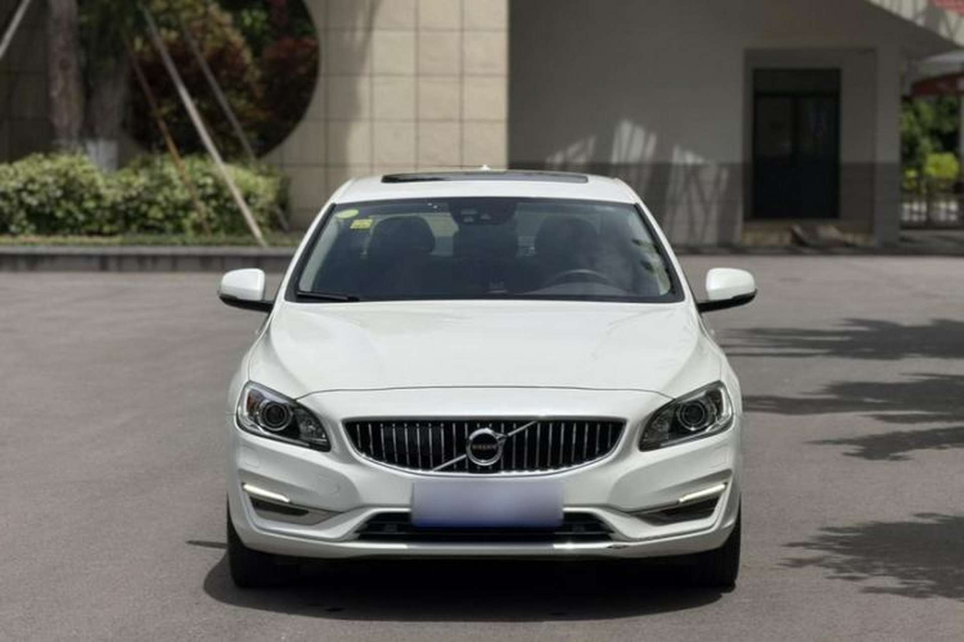 Used Volvo S60 New Energy 2018 S60L E-Drive Hybrid T6 Progressive Edition Exterior 3