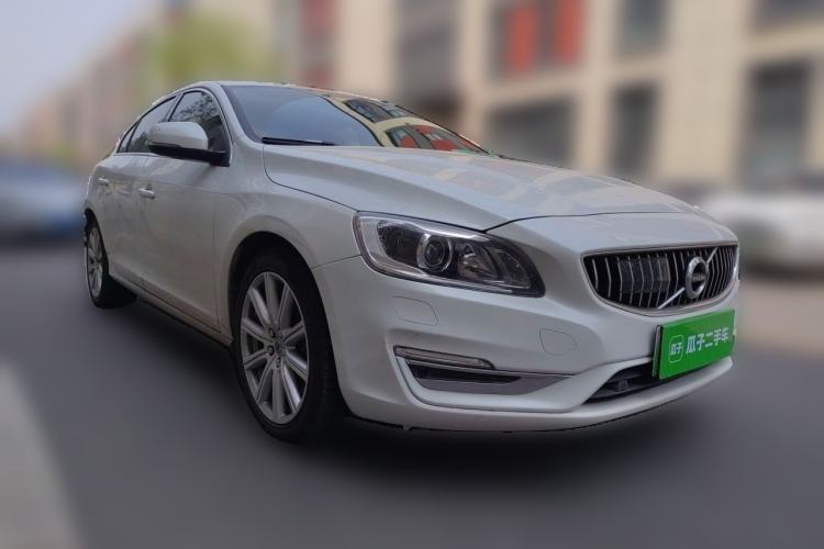 Used Volvo S60 New Energy 2018 S60L E-Drive Hybrid T6 Progressive Edition Front Right 45 Deg