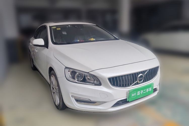 Used Volvo S60 New Energy 2018 S60L E-Drive Hybrid T6 Progressive Edition Front Right 45 Deg