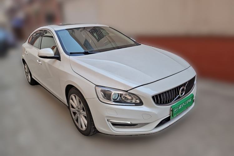 Used Volvo S60 New Energy 2018 S60L E-Drive Hybrid T6 Progressive Edition Front Right 45 Deg