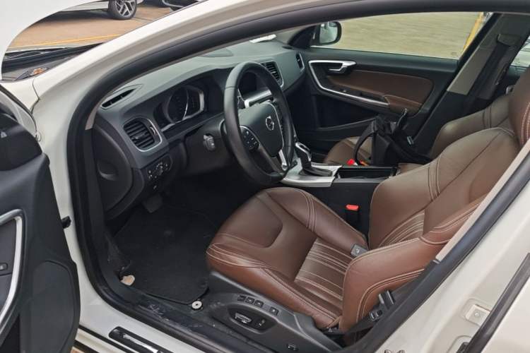 Used Volvo S60 New Energy 2018 S60L E-Drive Hybrid T6 Progressive Edition Left Front Seat