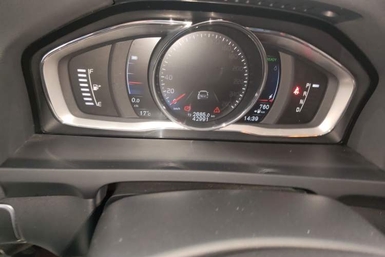 Used Volvo S60 New Energy 2018 S60L E-Drive Hybrid T6 Progressive Edition Odometer Close Up