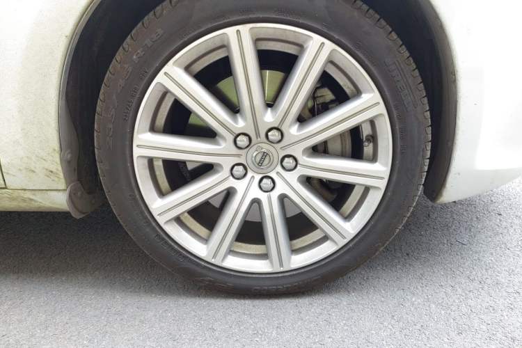 Used Volvo S60 New Energy 2018 S60L E-Drive Hybrid T6 Progressive Edition Right Front Wheel Hub