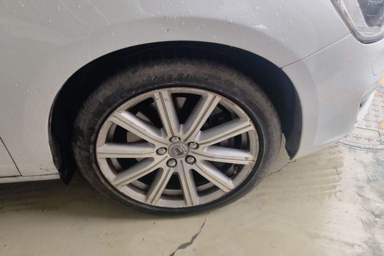 Used Volvo S60 New Energy 2018 S60L E-Drive Hybrid T6 Progressive Edition Right Front Wheel Hub