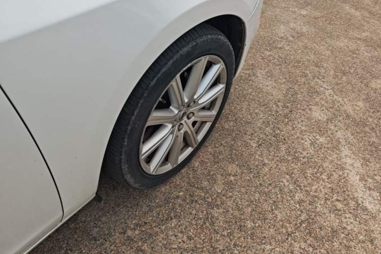 Used Volvo S60 New Energy 2018 S60L E-Drive Hybrid T6 Progressive Edition Right Front Wheel Hub