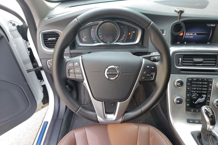 Used Volvo S60 New Energy 2018 S60L E-Drive Hybrid T6 Progressive Edition Steering Wheel